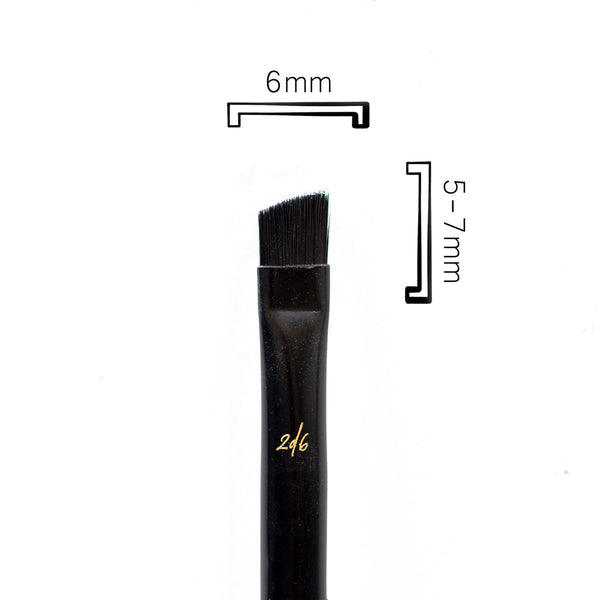 2d6 | Eyeliner and Brow